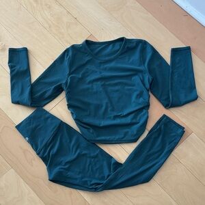 Lululemon Teal Long Sleeve Top and Leggings Set